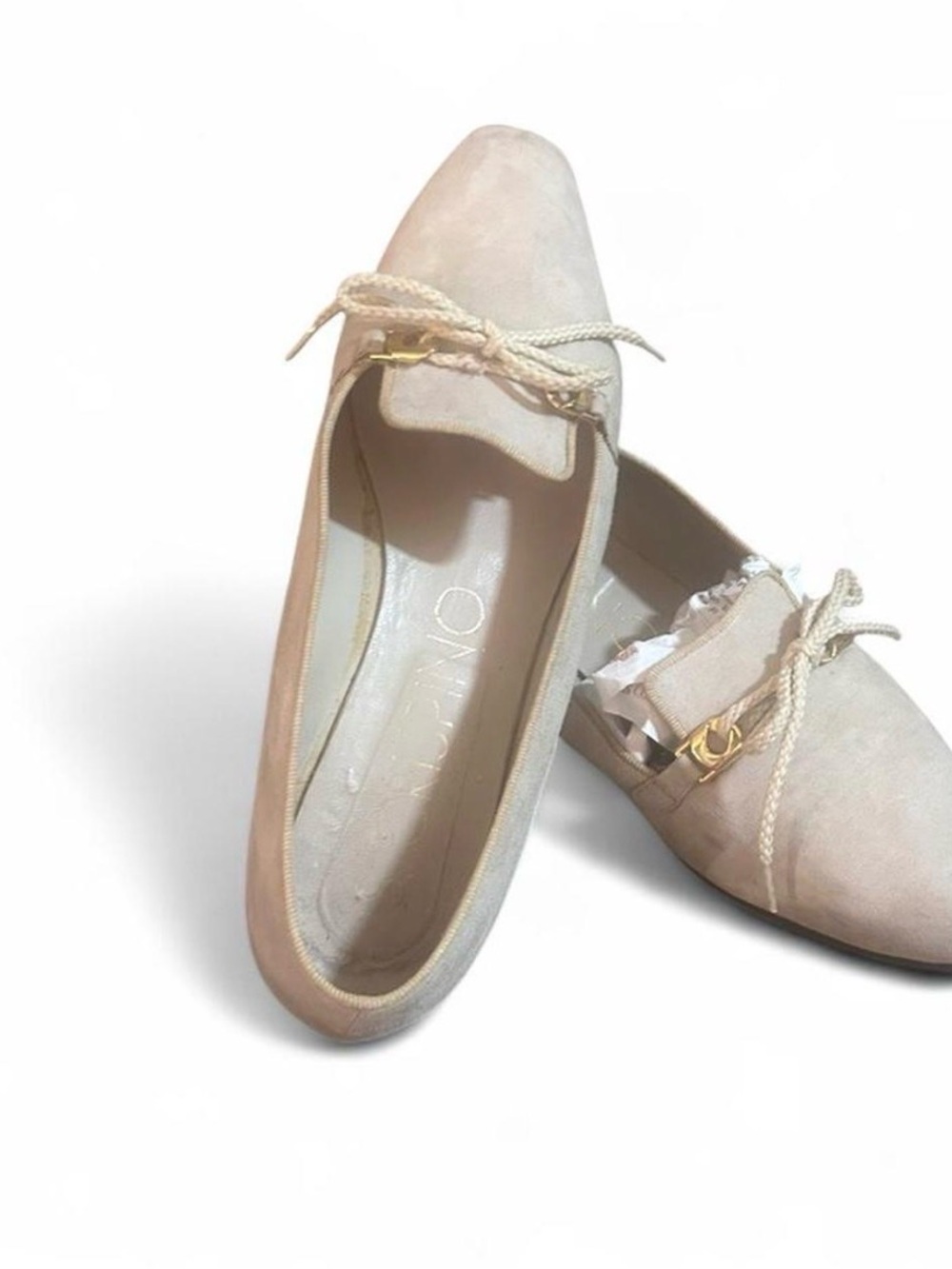Vintage S. Crispino cream suede loafers with bow detail #loafers #suede